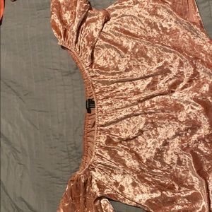 I’m selling this off the shoulder velvet top